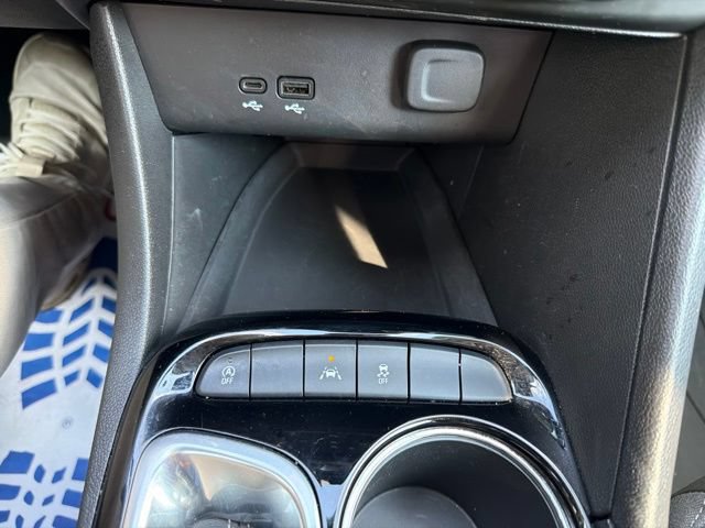 Certified 2024 Buick Encore GX Preferred w/ Comfort Package FWD image 27