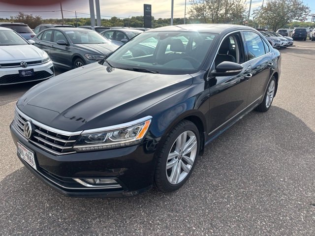 Used 2018 Volkswagen Passat 2.0T SEL Premium FWD image 7