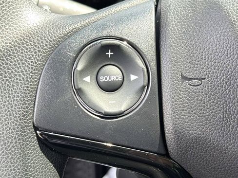 Used 2021 Honda HR-V LX image 12