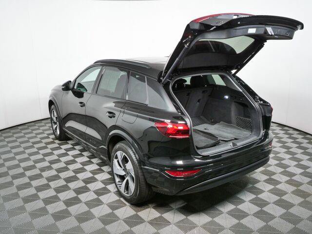 Used 2025 Audi Q6 e-tron Premium Plus AWD/4WD image 28