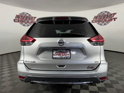Used 2020 Nissan Rogue SV image 6