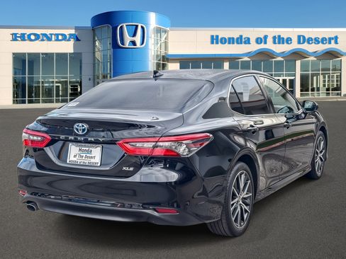 Used 2024 Toyota Camry XLE image 7