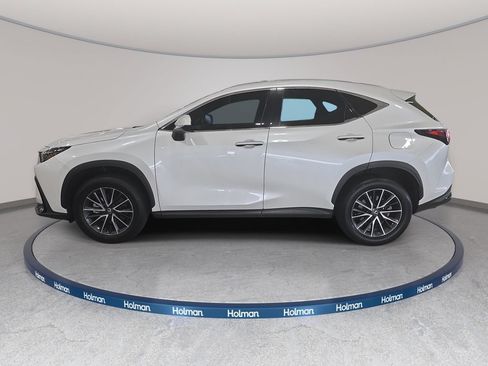 Used 2024 Lexus NX 250 FWD w/ Towing Package (2000 Lbs) image 8