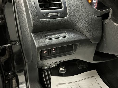 Used 2018 Nissan Altima 2.5 SR w/ SR Midnight Edition FWD image 11