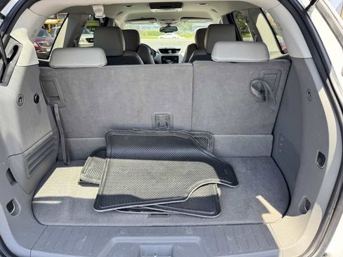 Used 2014 Chevrolet Traverse LT FWD image 23