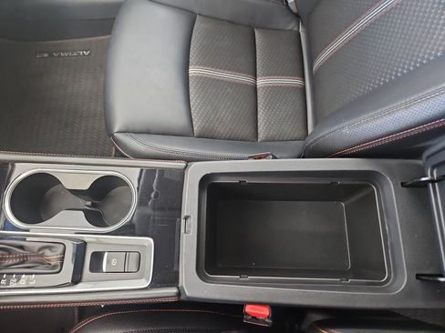Used 2024 Nissan Altima 2.5 SR image 23