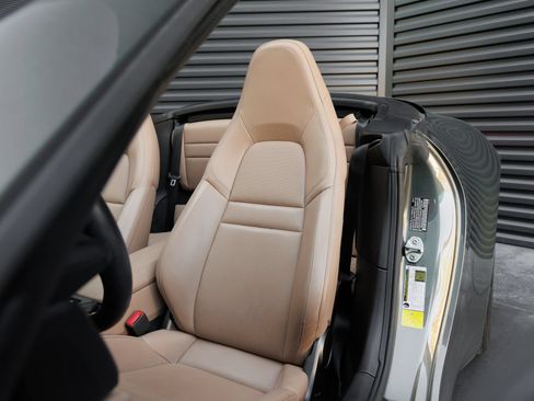 Certified 2020 Porsche 911 Carrera S RWD image 5