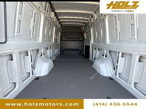 Used 2025 Mercedes-Benz Sprinter 2500 image 23