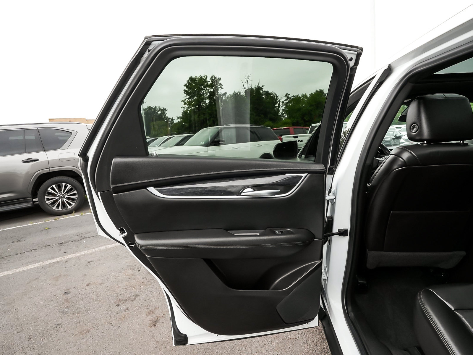 Used 2022 Cadillac XT5 Premium Luxury AWD/4WD image 13