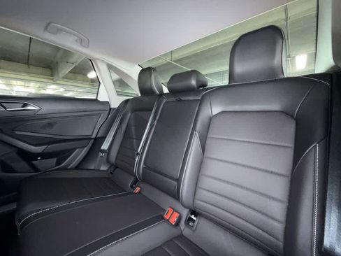 Used 2024 Volkswagen Jetta SE w/ Panoramic Sunroof Package FWD image 22