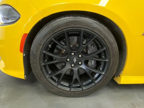 Used 2017 Dodge Charger R/T Scat Pack w/ Dynamics Package RWD image 19