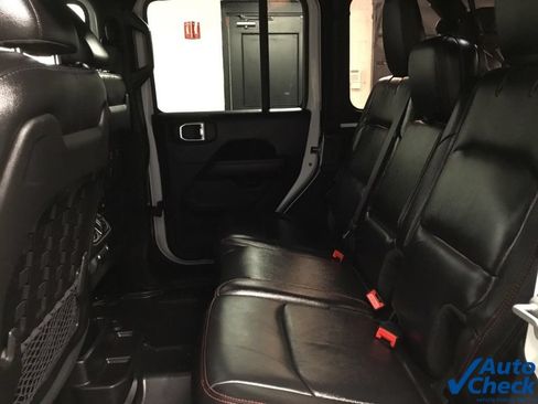 Used 2018 Jeep Wrangler Unlimited Rubicon AWD/4WD image 31