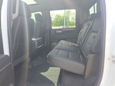 Used 2025 GMC Sierra 3500 Denali w/ Denali Reserve Package AWD/4WD image 40