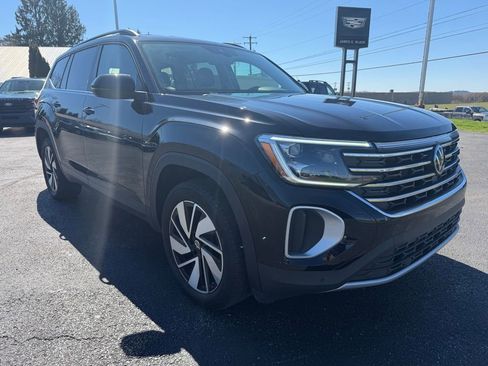 Used 2025 Volkswagen Atlas SE AWD/4WD image 11