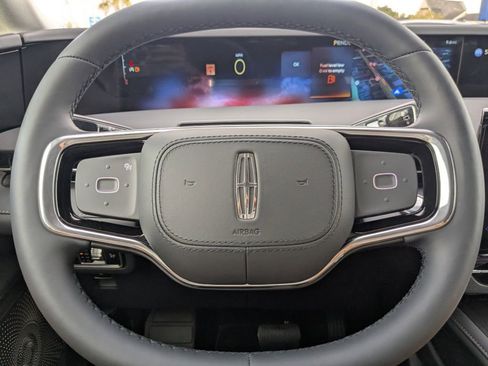 New 2026 Lincoln Nautilus Reserve AWD/4WD image 30