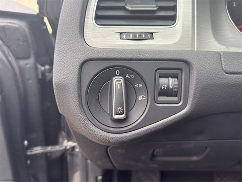 Used 2017 Volkswagen Golf Wolfsburg Edition image 14