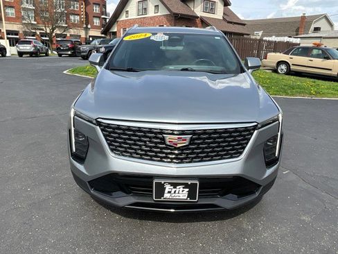 Used 2024 Cadillac XT4 Premium Luxury AWD/4WD image 2
