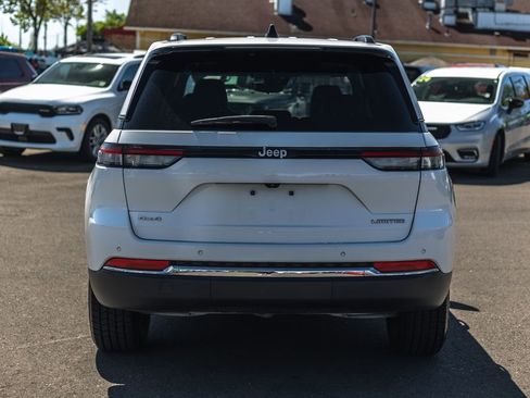 Used 2024 Jeep Grand Cherokee Limited AWD/4WD image 9