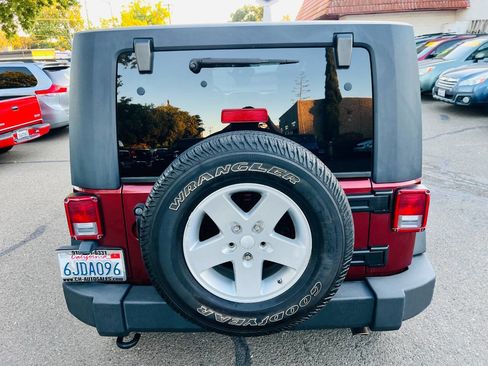 Used 2009 Jeep Wrangler Unlimited X image 8