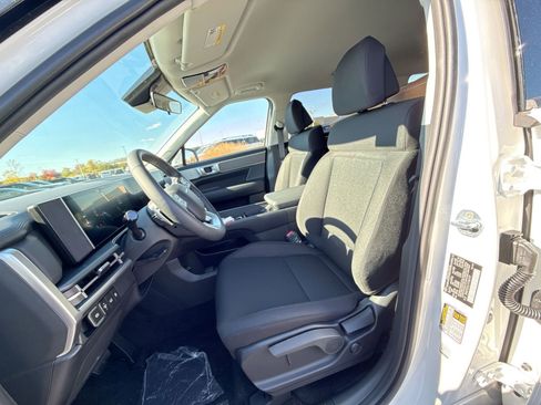 Used 2026 Hyundai Santa Fe SE AWD/4WD image 12