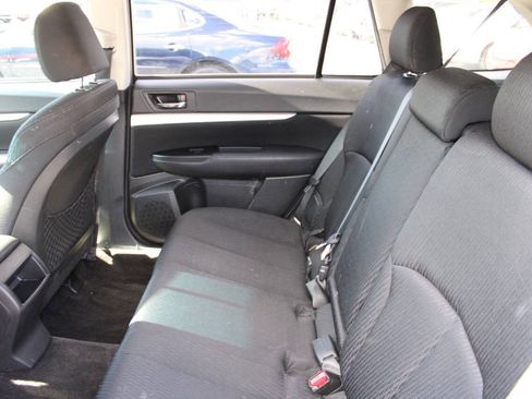 Used 2011 Subaru Outback 2.5i Premium w/ All-Weather Pkg AWD/4WD image 18