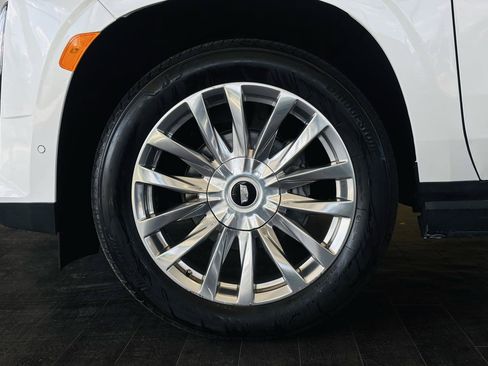 Used 2022 Cadillac Escalade Premium Luxury w/ Performance Package AWD/4WD image 27