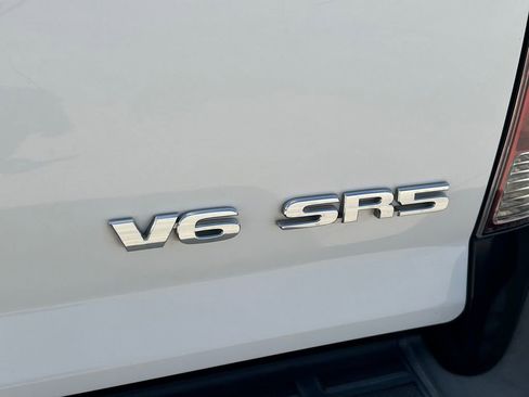 Used 2013 Toyota Tacoma 4x4 Access Cab V6 w/ SR5 Pkg image 13