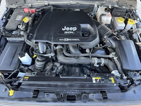 Used 2023 Jeep Wrangler Unlimited Rubicon w/ Cold Weather Group image 33