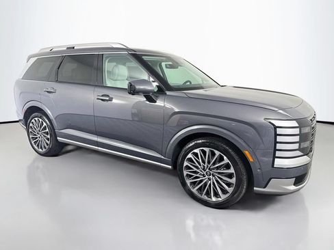 Used 2026 Hyundai Palisade Calligraphy FWD image 3