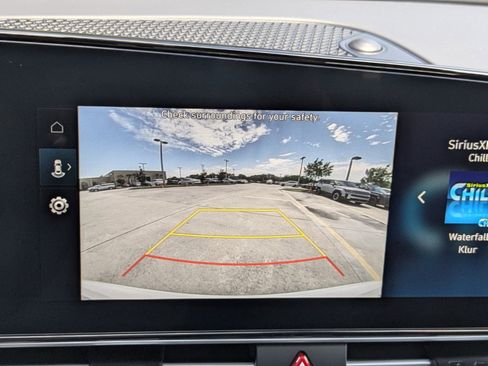 Certified 2025 Hyundai Elantra SEL image 24