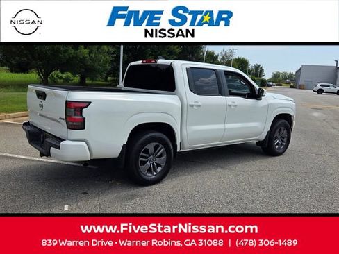 Used 2025 Nissan Frontier SV w/ Tow Package AWD/4WD image 13