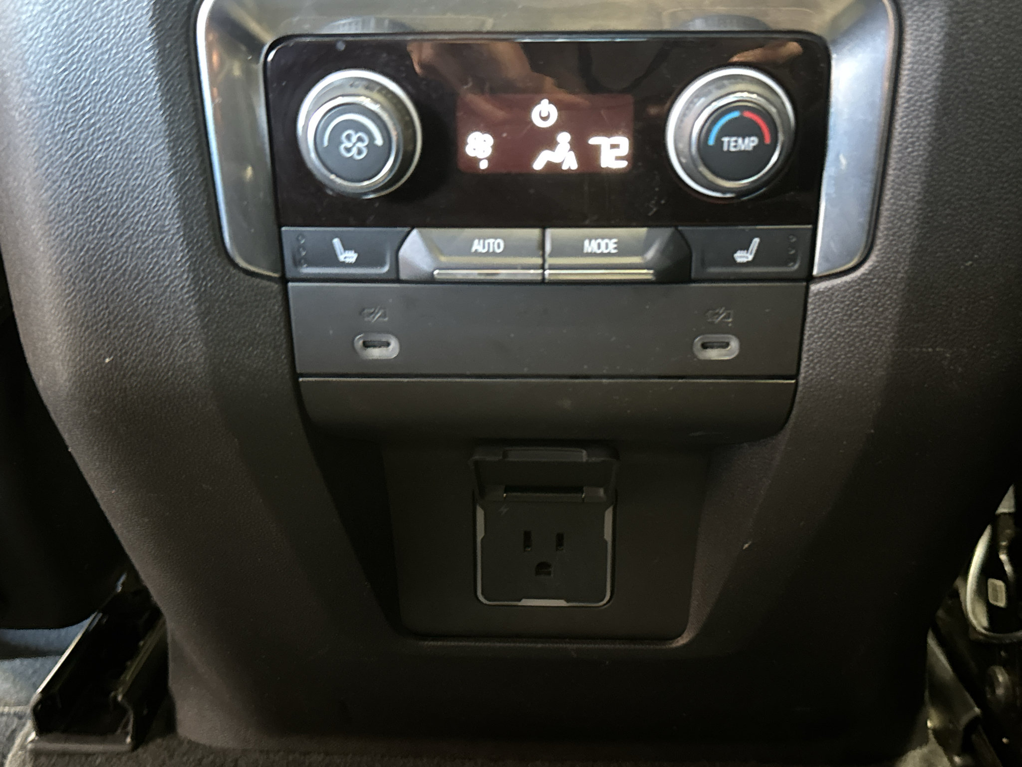 Used 2021 Chevrolet Tahoe Z71 w/ Z71 Off-Road Package AWD/4WD image 15