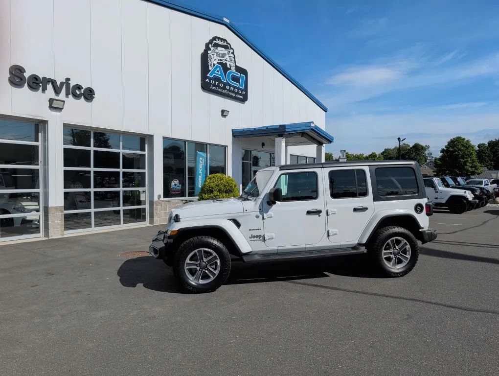 Used 2018 Jeep Wrangler Unlimited Sahara AWD/4WD image 9