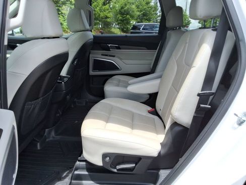 Used 2022 Kia Telluride EX w/ EX Premium Package AWD/4WD image 18
