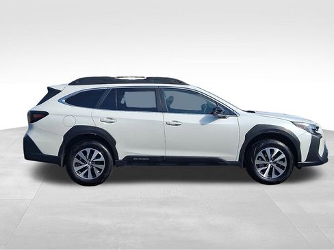 Used 2025 Subaru Outback Premium AWD/4WD image 7
