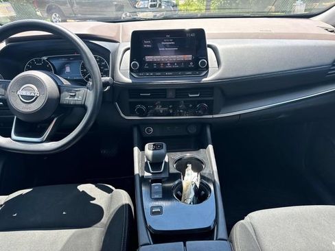 Used 2023 Nissan Rogue S FWD image 19