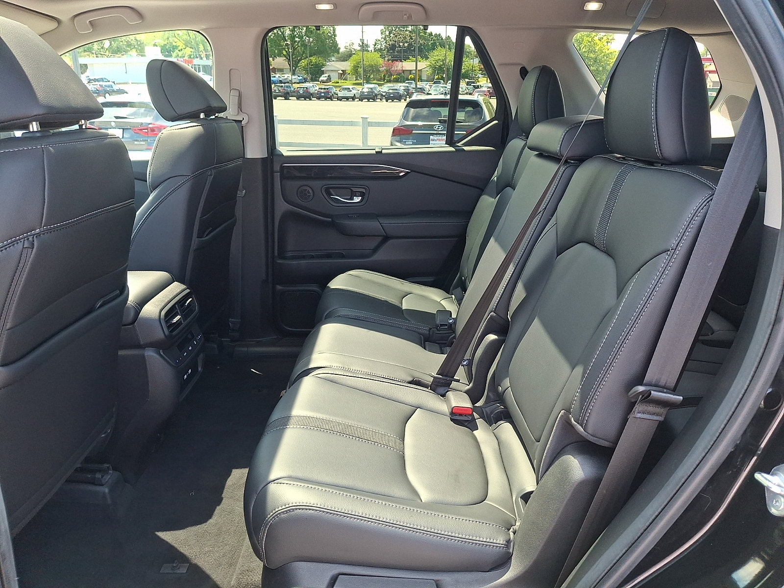 Used 2023 Honda Pilot Touring image 10