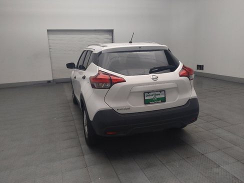 Used 2019 Nissan Kicks S FWD image 5