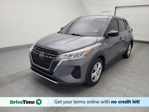 Used 2021 Nissan Kicks S image 1