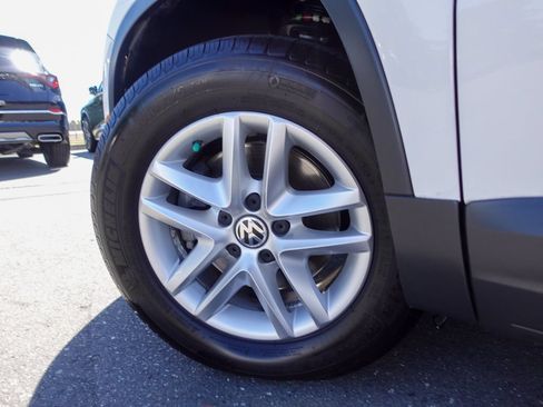 Used 2011 Volkswagen Tiguan S FWD image 10