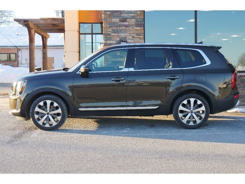 Used 2022 Kia Telluride S image 6