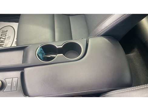 Used 2018 Lexus IS 300 AWD image 12