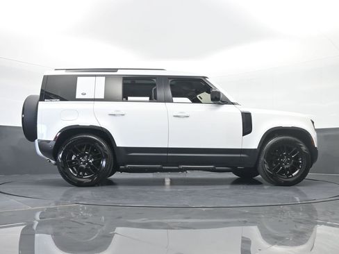 Used 2022 Land Rover Defender 110 S image 64