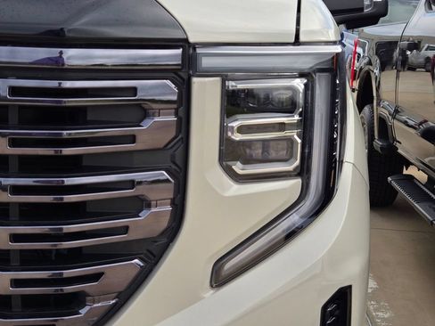 Used 2026 GMC Sierra 1500 Denali Ultimate AWD/4WD image 9