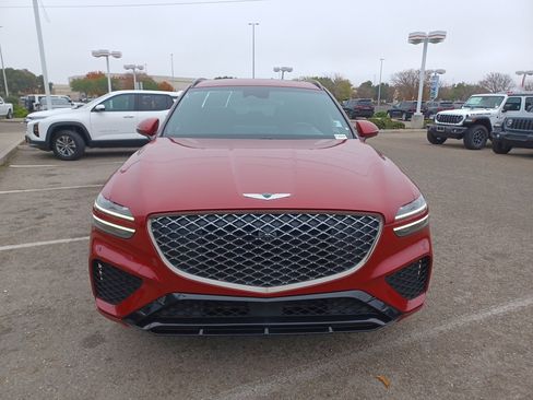 Used 2023 Genesis GV70 2.5T w/ Sport Prestige Package image 2