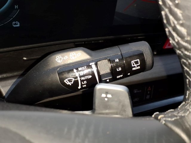 Used 2025 Kia Sportage X-Line AWD/4WD image 29