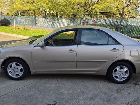 Used 2003 Toyota Camry LE FWD image 4