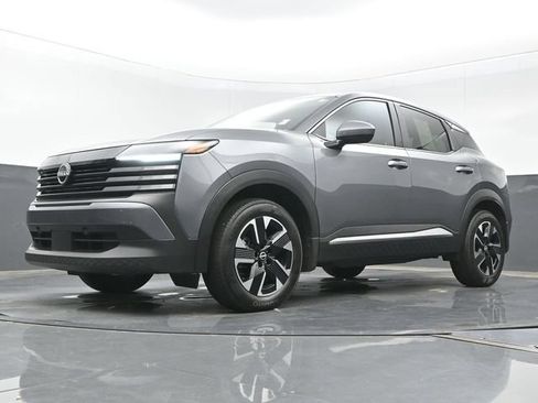 Used 2025 Nissan Kicks SV AWD/4WD image 21