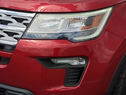 Used 2018 Ford Explorer XLT w/ Equipment Group 201A AWD/4WD image 10
