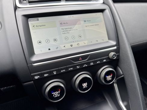 Used 2018 Jaguar E-PACE SE image 15